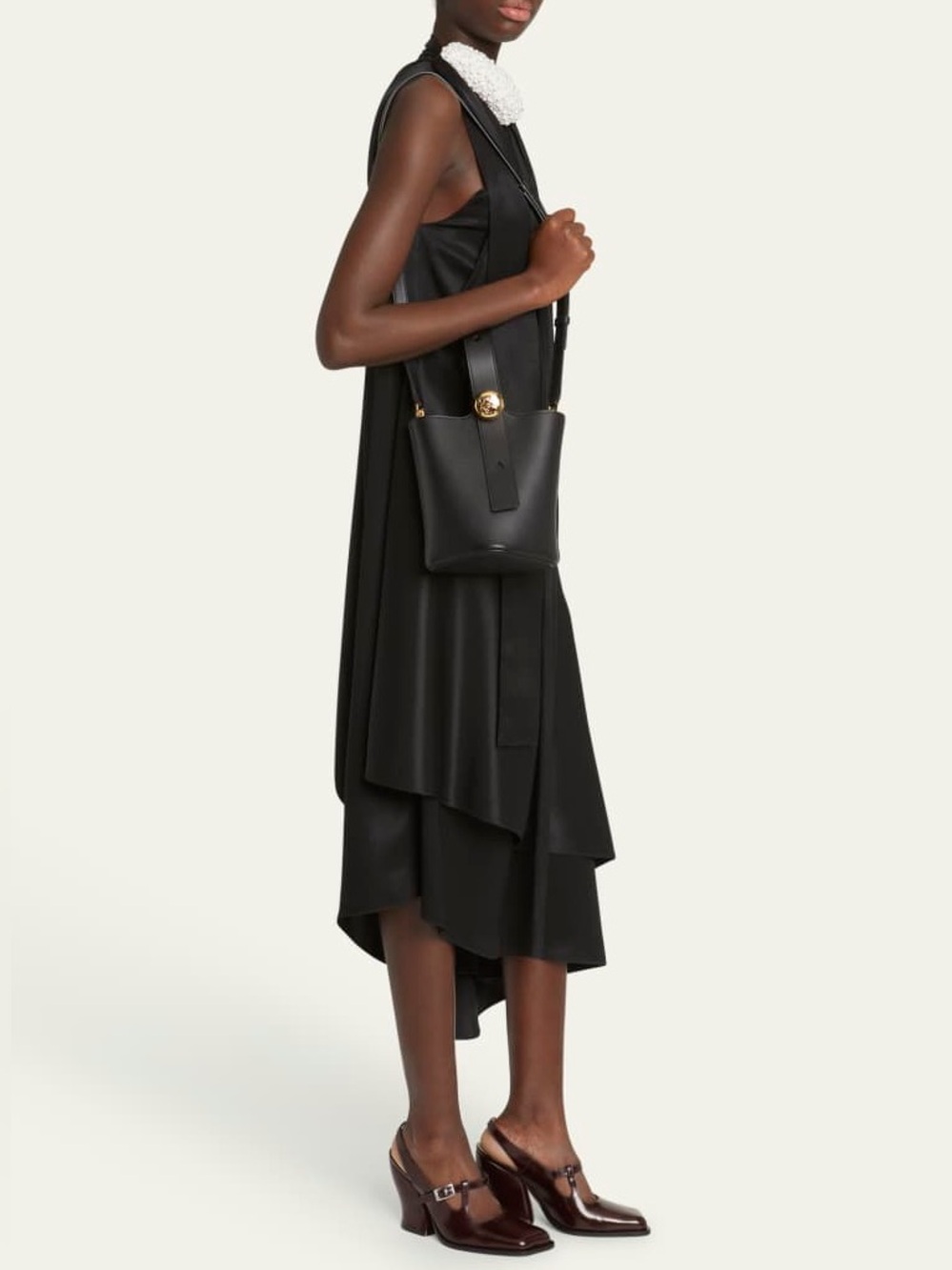 Loewe Pebble Bucket/Crossbody Bag - Picture 4 of 14